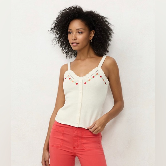 LC Lauren Conrad Tops - LC Lauren Conrad embroidered sweater tank 🌸🌼